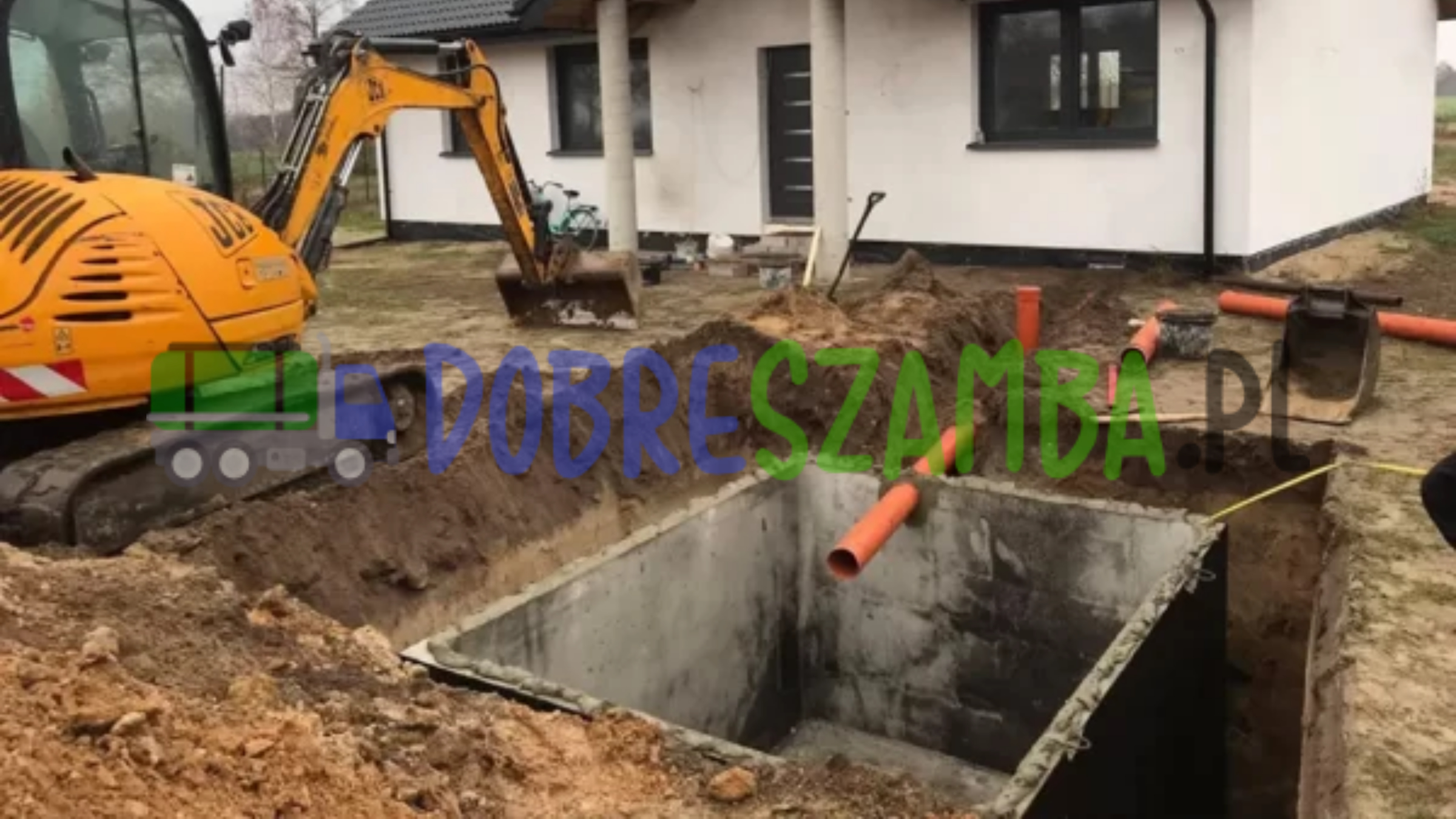 wykop pod szambo betonowe na działce